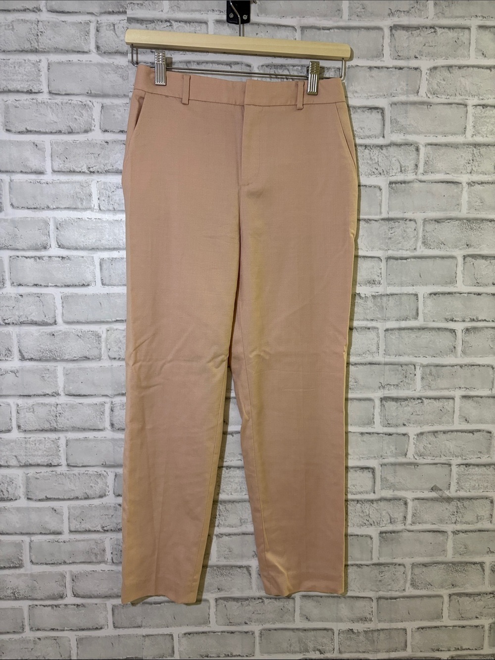 Club Monaco Slim Straight Chinos in Blush Peach, size 00